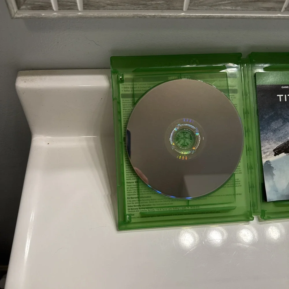 Titanfall 2: Deluxe Edition (Microsoft Xbox One, 2016) Video Game